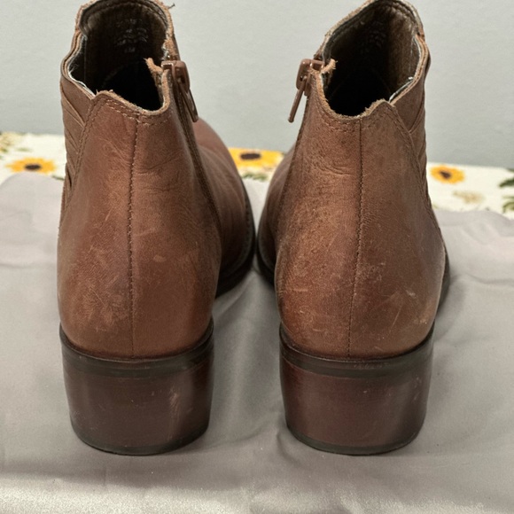 Matisse Corset Brown Ankle Boots with Textured Leather - Picture 3 of 4